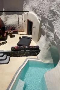 White Pearl Cavalieri - 97