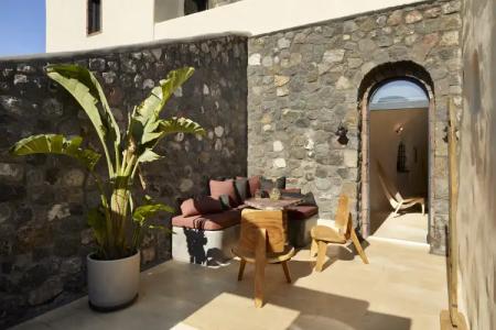 White Pearl Cavalieri - 22