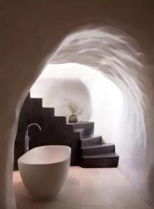 White Pearl Cavalieri - 128