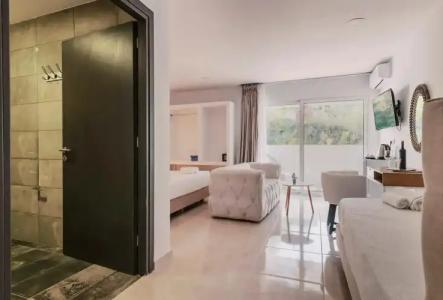 Bamboo Suites Adults Only - 98