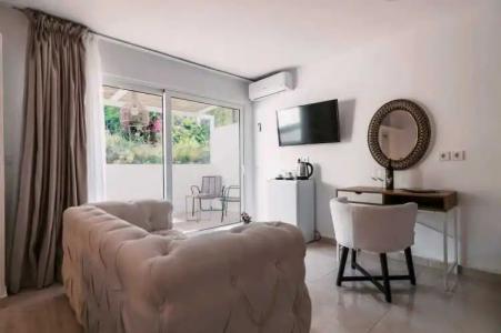 Bamboo Suites Adults Only - 124