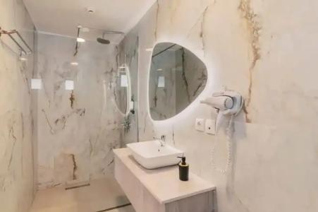 Bamboo Suites Adults Only - 120