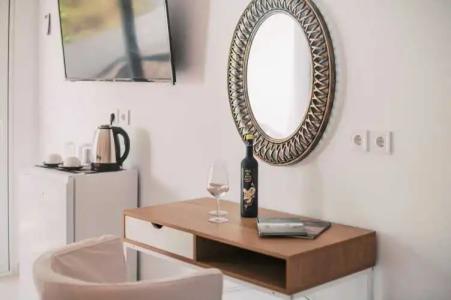 Bamboo Suites Adults Only - 103