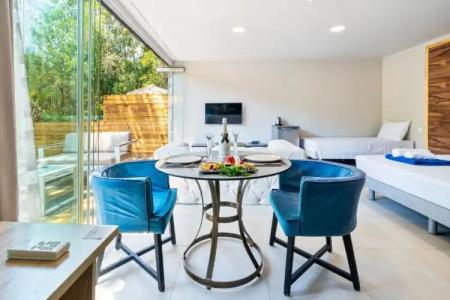 Bamboo Suites Adults Only - 168