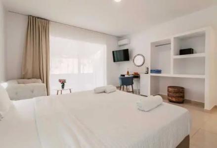 Bamboo Suites Adults Only - 48