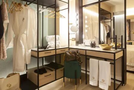 Nivia Born Boutique - 44