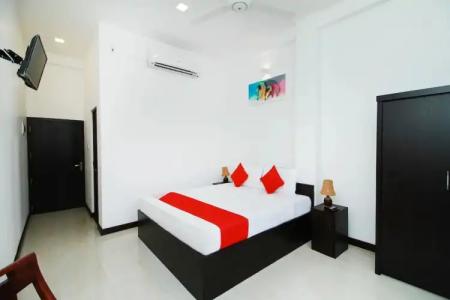 OYO 263 Kithula Boutique - 2