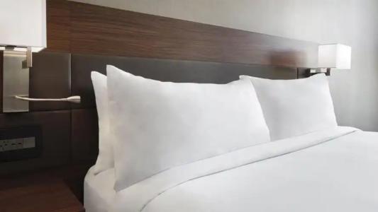 AC Miami Dadeland - 61