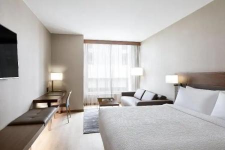 AC Miami Dadeland - 33