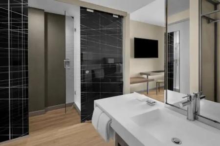 AC Miami Dadeland - 49