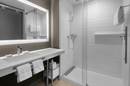 AC Miami Dadeland - 43