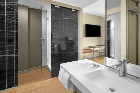 AC Miami Dadeland - 34