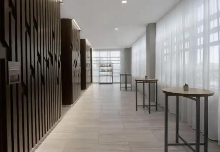 AC Miami Dadeland - 14