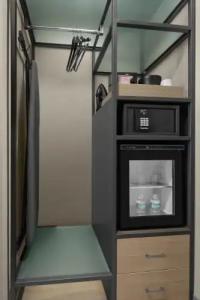 AC Miami Dadeland - 29