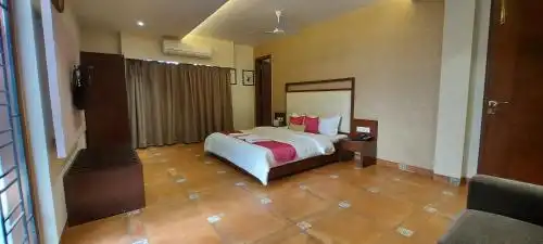 The Palm Aryan - A Boutique - 8