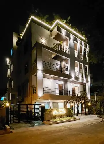 The Palm Aryan - A Boutique