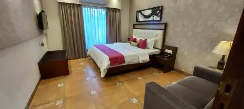 The Palm Aryan - A Boutique - 9