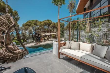 Unique Life Style - 54