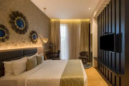 Le Foliage by TGI - 30