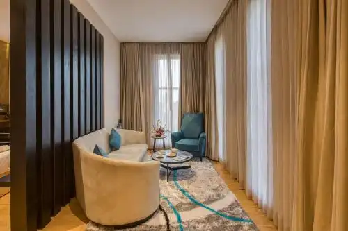 Le Foliage by TGI - 32