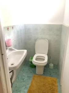 Family Guest House - 33