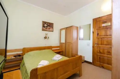 Тиса Економ - 19