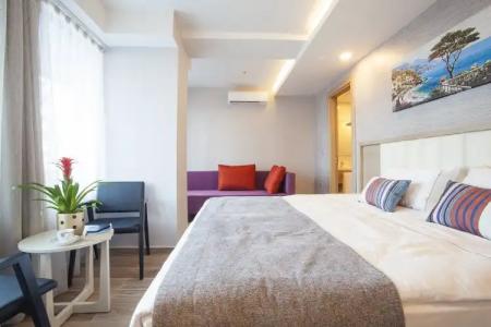 Old Town Point & Spa - 75