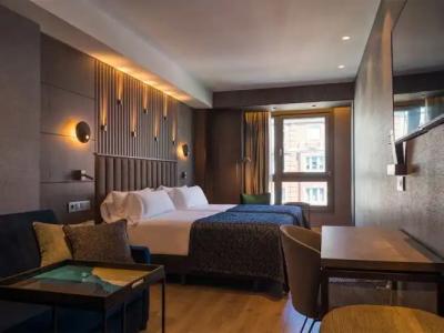 Catalonia Gran Vía - 60