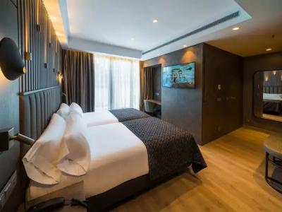 Catalonia Gran Vía - 57