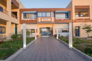 Ianos Bay, Lefkada Town