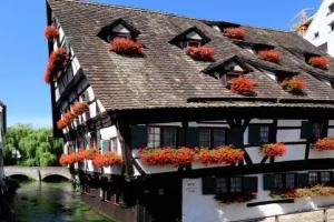 Hotel Schiefes Haus