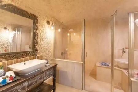 Elysion Cave Suites - 9