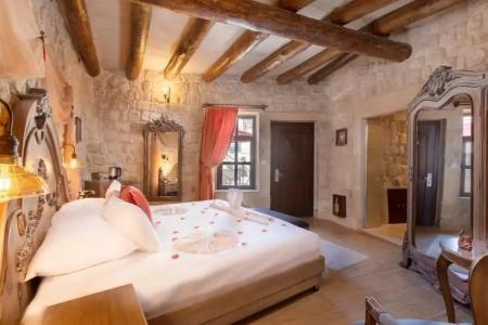 Elysion Cave Suites - 31