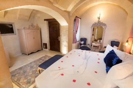 Elysion Cave Suites - 69
