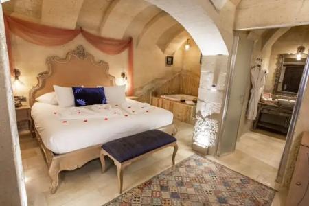 Elysion Cave Suites - 2