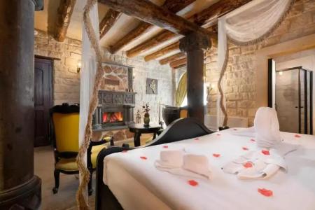 Elysion Cave Suites - 72