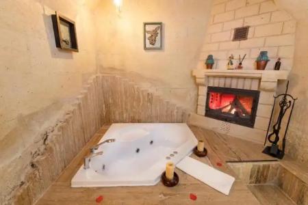 Elysion Cave Suites - 64