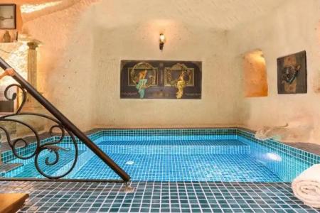 Elysion Cave Suites - 76