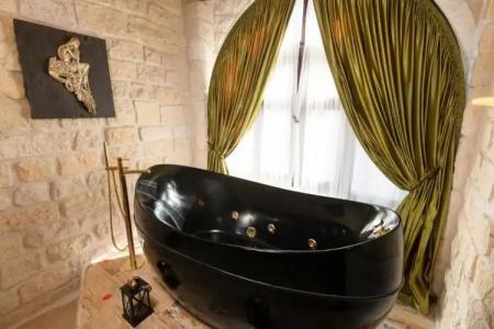 Elysion Cave Suites - 78