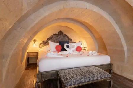 Elysion Cave Suites - 77