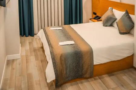 White Golden Suite - 105