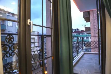 White Golden Suite - 108