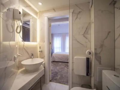 The Moon Boutique - 9