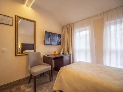 The Moon Boutique - 18