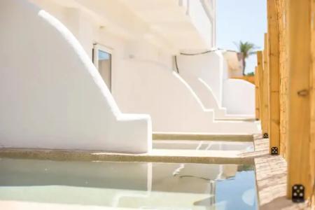 Atma Beach Rooms & Suites - 15