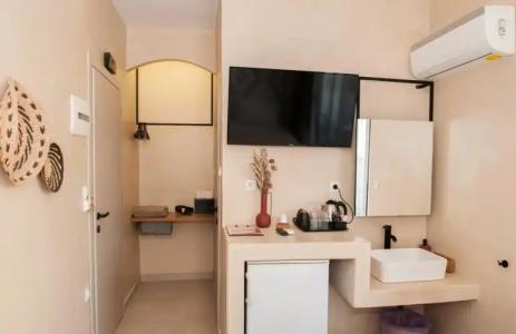 Atma Beach Rooms & Suites - 17