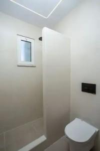 Atma Beach Rooms & Suites - 18