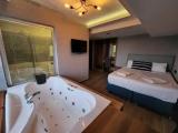 Executive Suite with city view