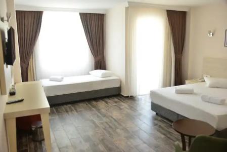 Dream Town & Restaurant - 4