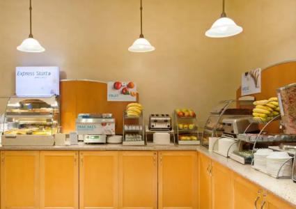 Fairfield Inn & Suites by Marriott Seattle Downtown/Seattle Center - 12